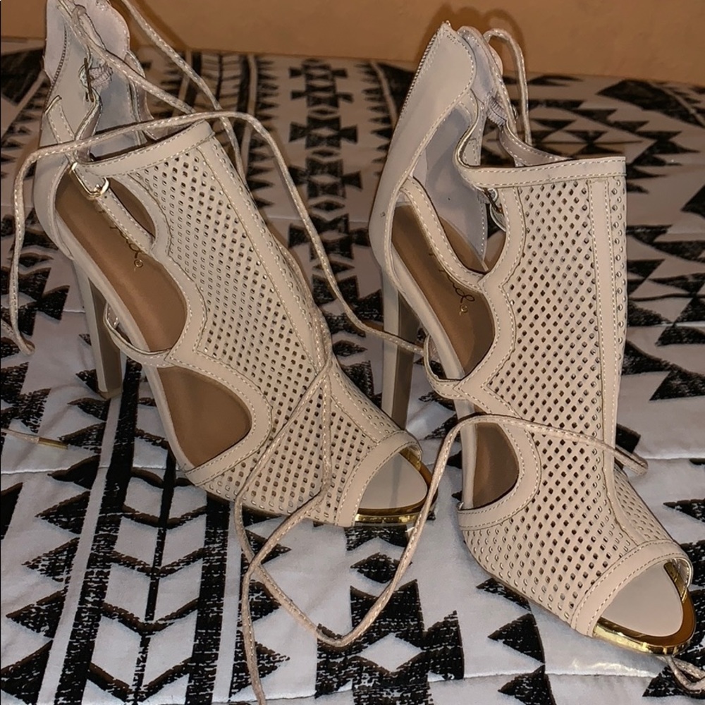 Woman’s pumps